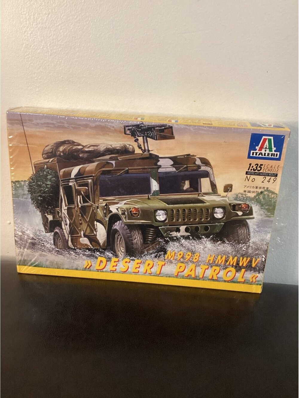 Italeri M998 HMMWV Desert Patrol model